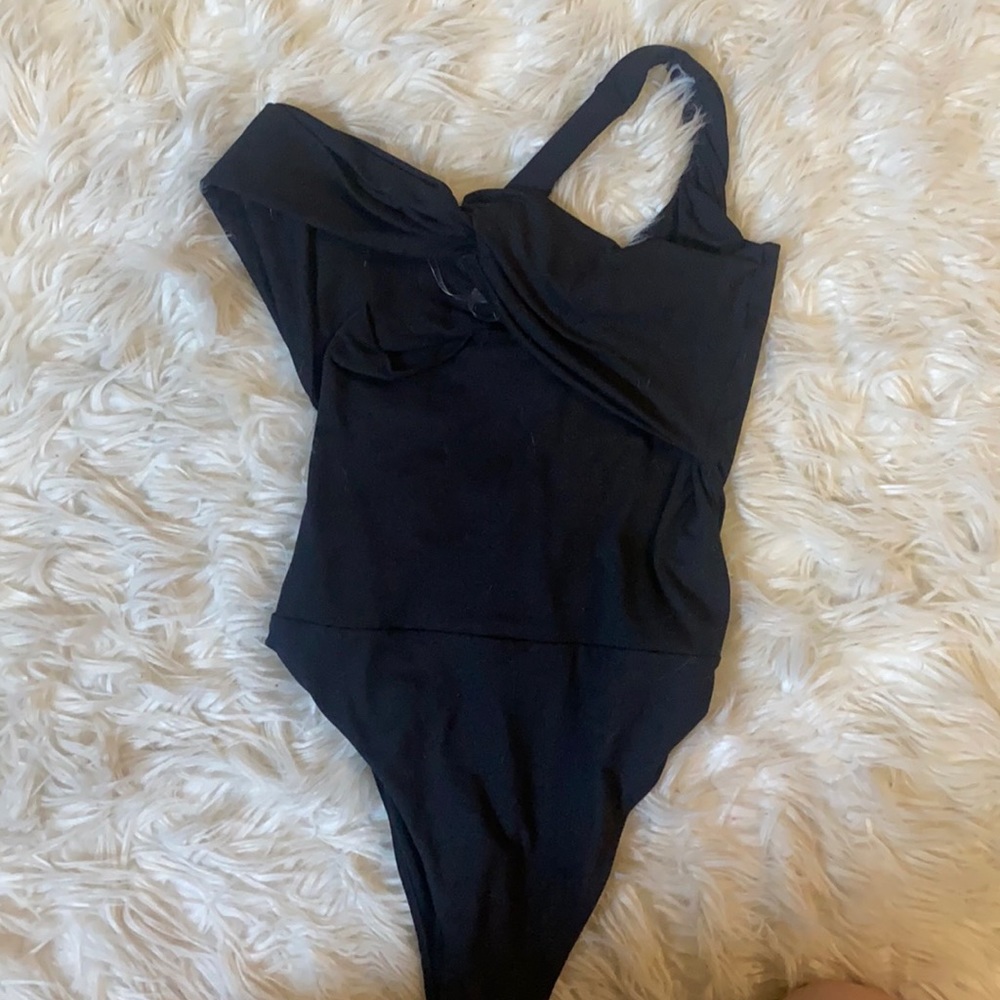 Interchangeable body suit